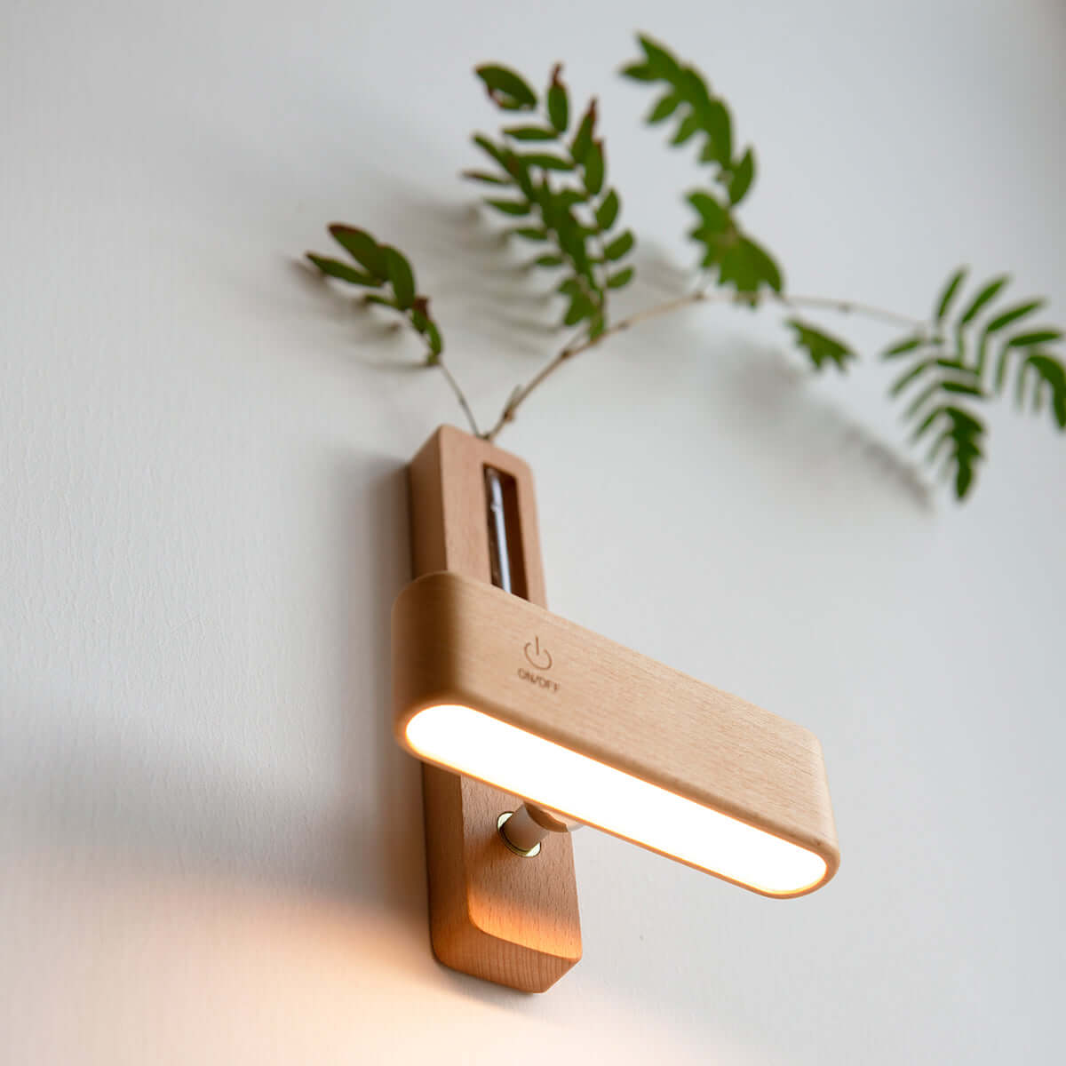 solid-wood-magnetic-sconce-vase-touch-switch-light_natural_2.jpg