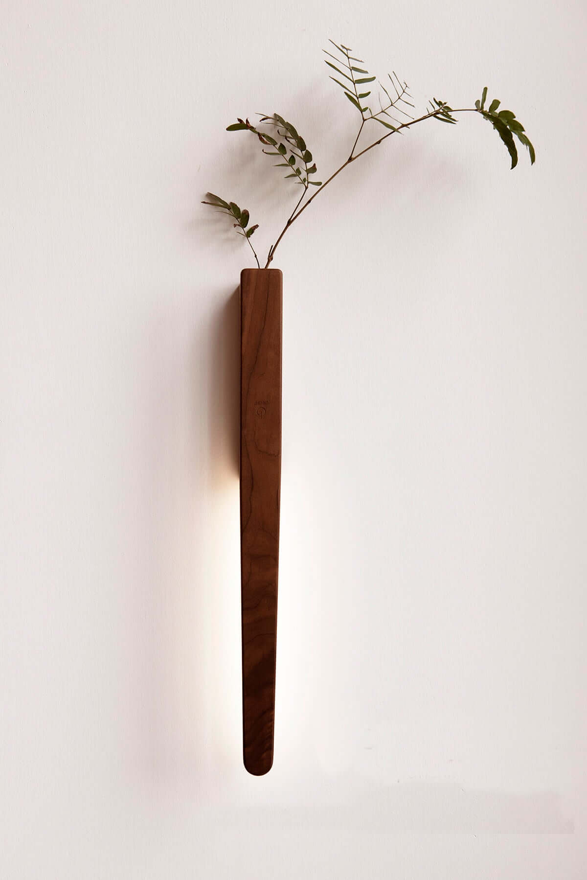 solid-wood-wall-mount-sconce-vase-touch-switch-light_l_walnut_1.jpg