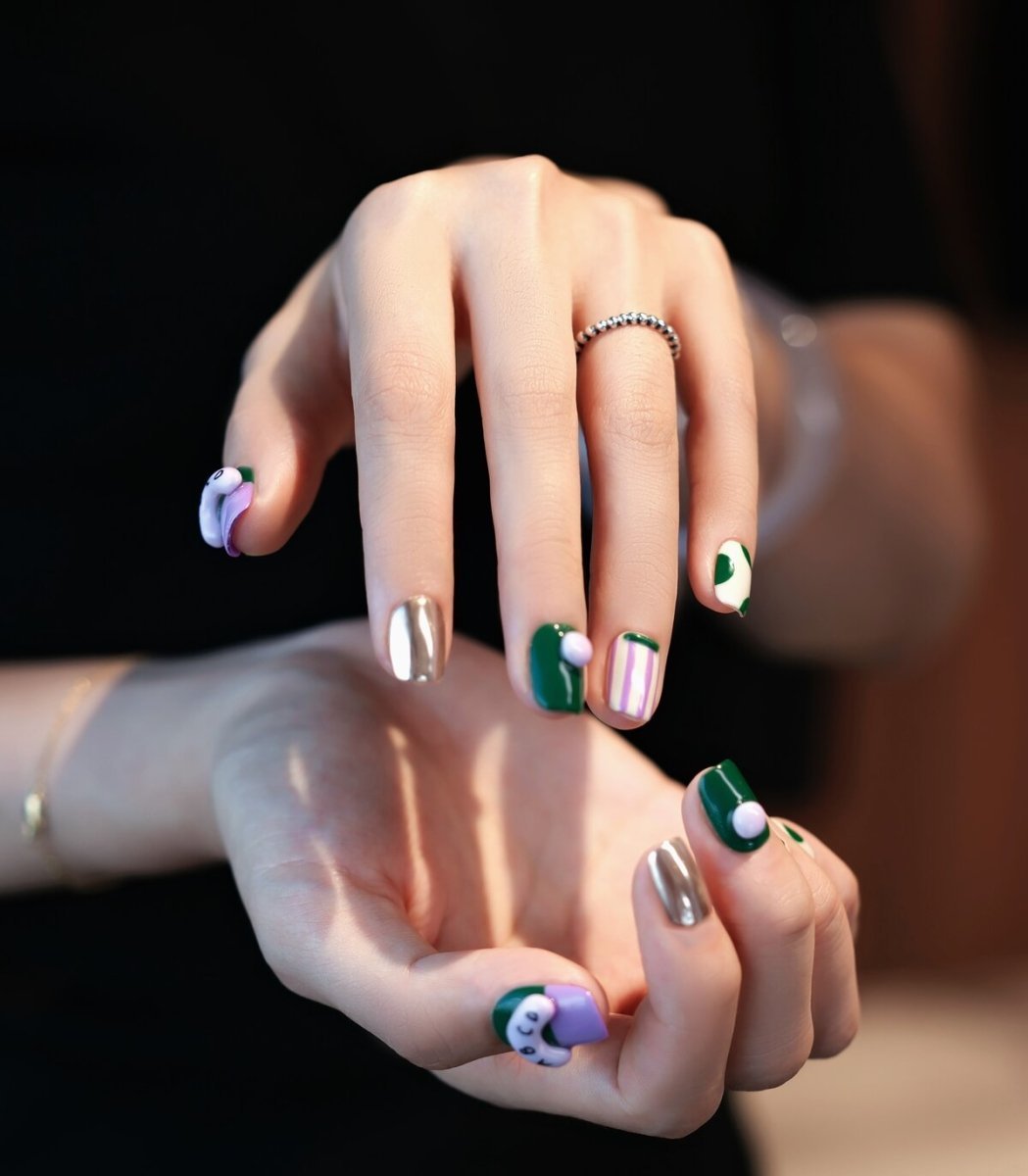 Space Ranger Green Lilac Chrome Press-On Nails