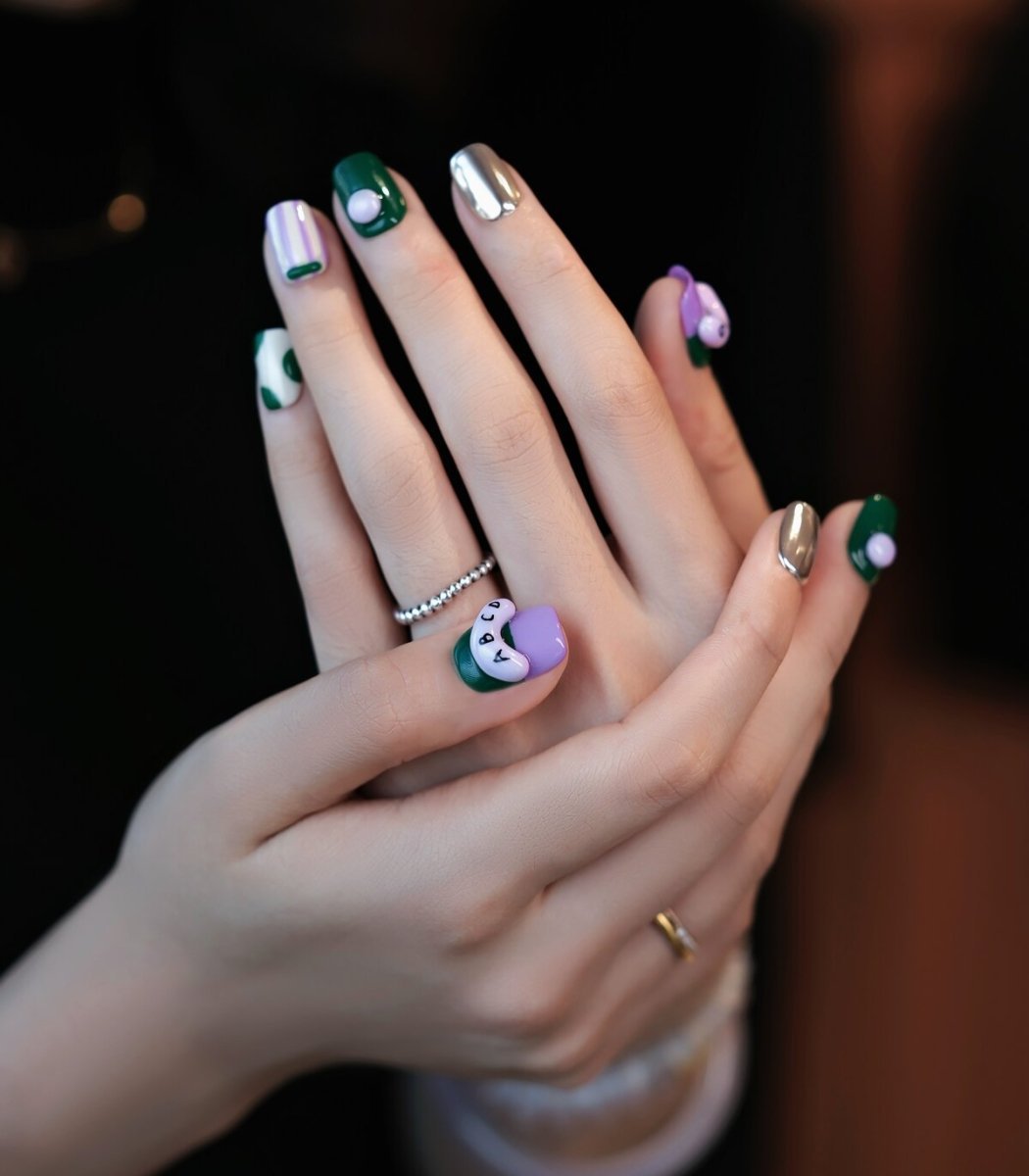 Space Ranger Green Lilac Chrome Press-On Nails