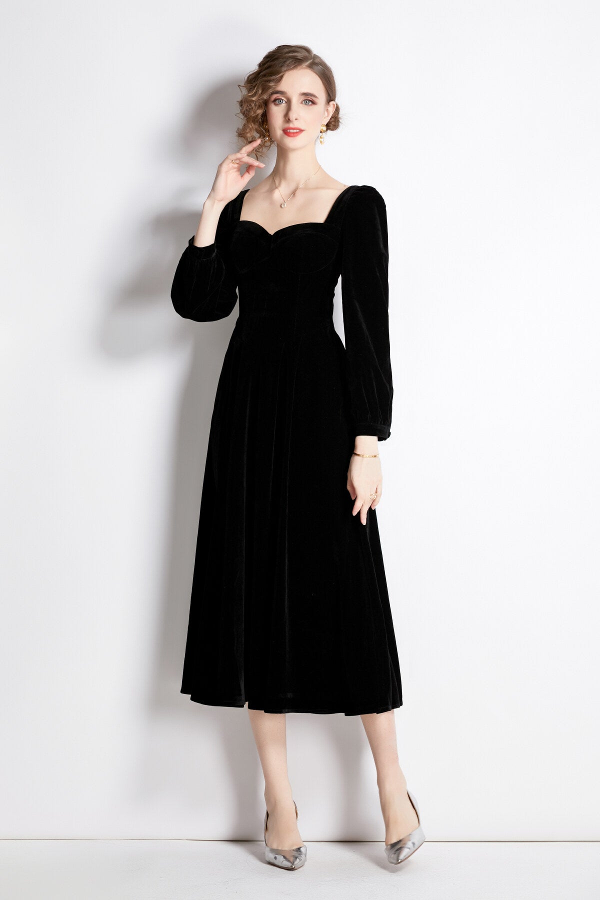 square sweetheart neckline vintage velvet dress all black 2