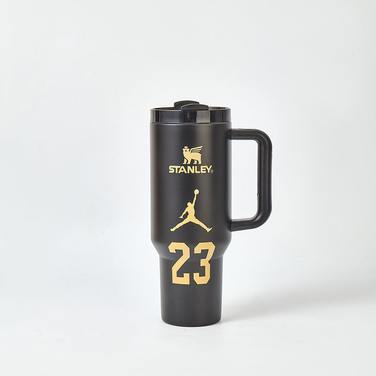Stanley x Air Jordan 23 Retro 40oz Quencher H2.0 Tumbler – Matte Black Gold Jumpman