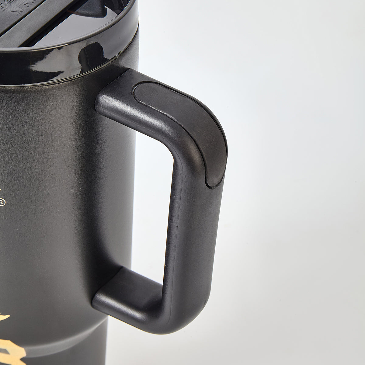 Stanley x Air Jordan 23 Retro 40oz Quencher H2.0 Tumbler – Matte Black Gold Jumpman