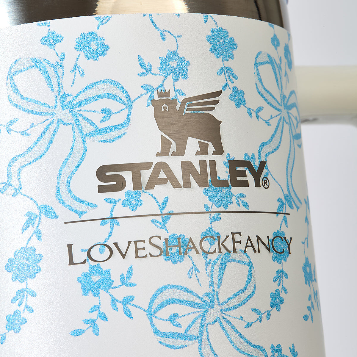 Stanley x LoveShackFancy Bow Blossom Quencher H2.0 FlowState Tumbler 40oz – Limited Edition