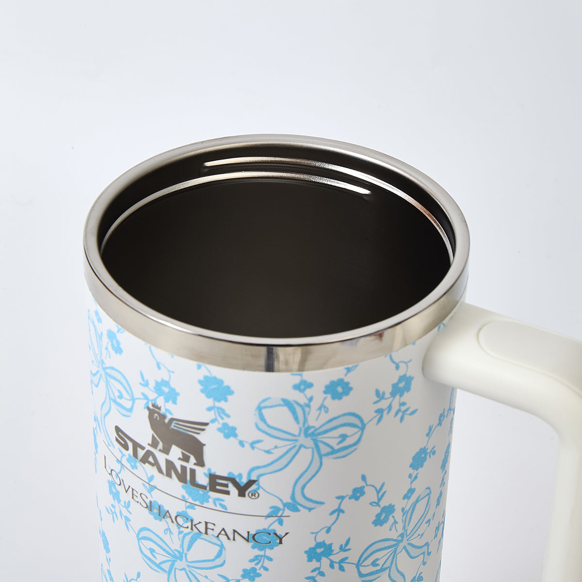 Stanley x LoveShackFancy Bow Blossom Quencher H2.0 FlowState Tumbler 40oz – Limited Edition