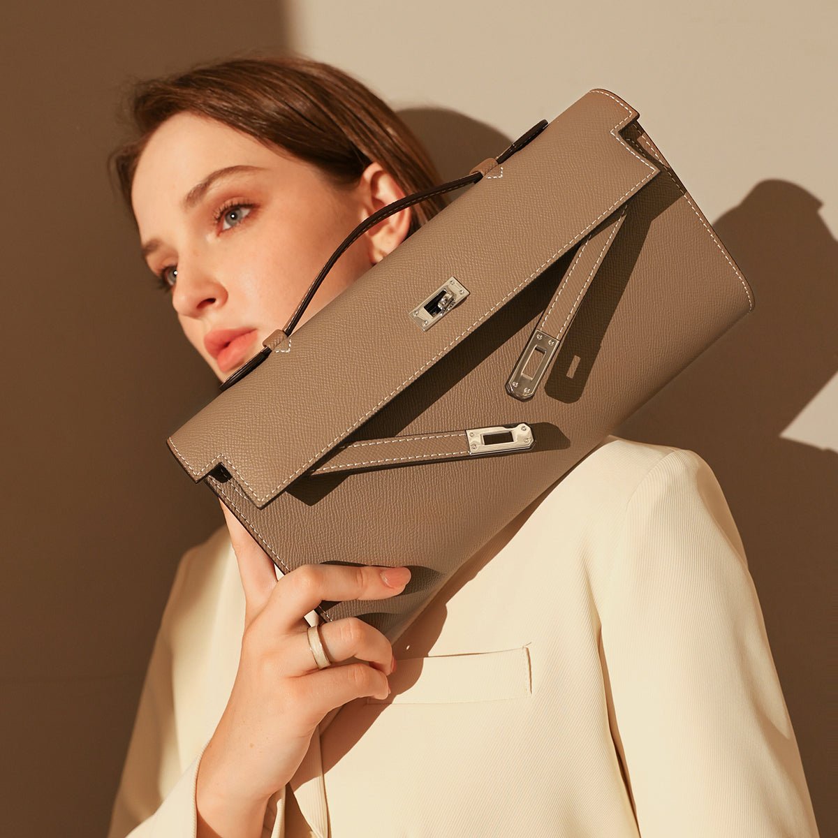 Structured Saffiano Leather Top-Handle Clutch – Elongated Evening Bag with Silver Turn-Lock & Contrast Stitching