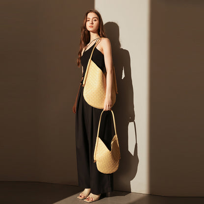 textured-v-shaped-shoulder-bag_all_yellow_1.jpg