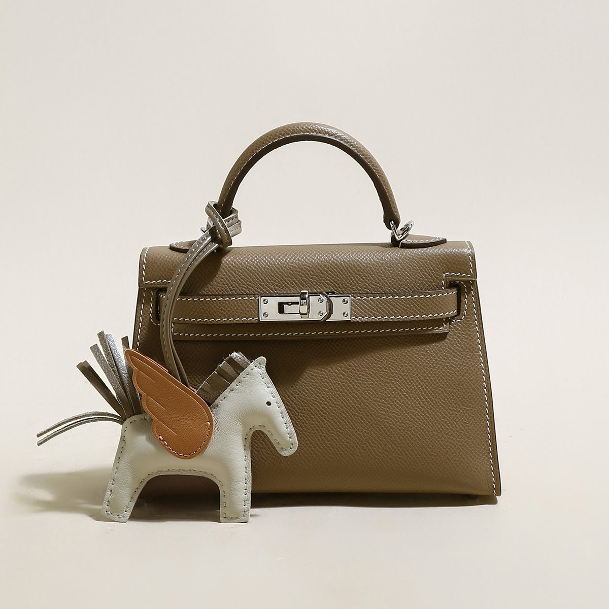 Trendy Petite Top Handle Bag – 22cm Structured Mini Leather Satchel with Turn-Lock Closure