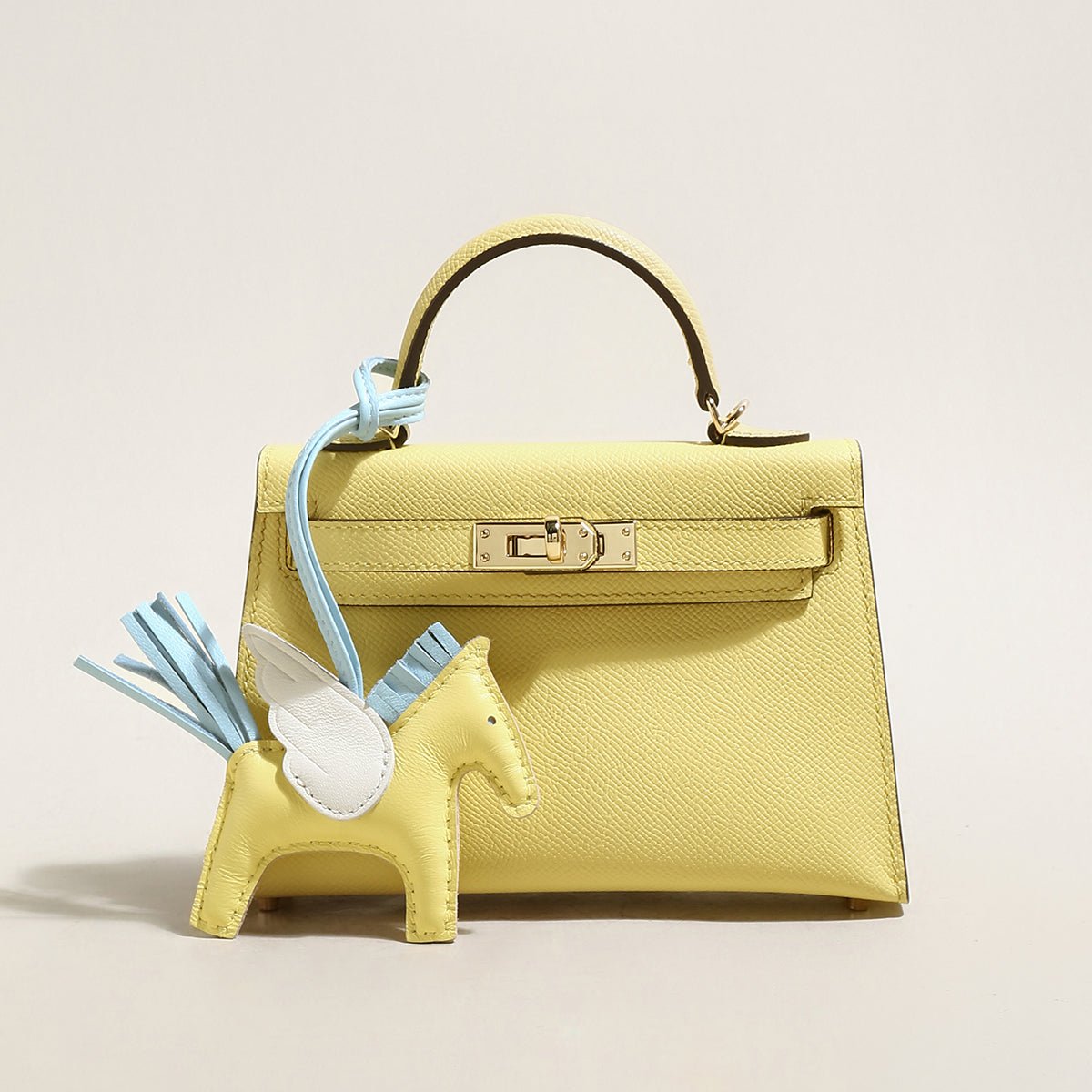 Trendy Petite Top Handle Bag – 22cm Structured Mini Leather Satchel with Turn-Lock Closure
