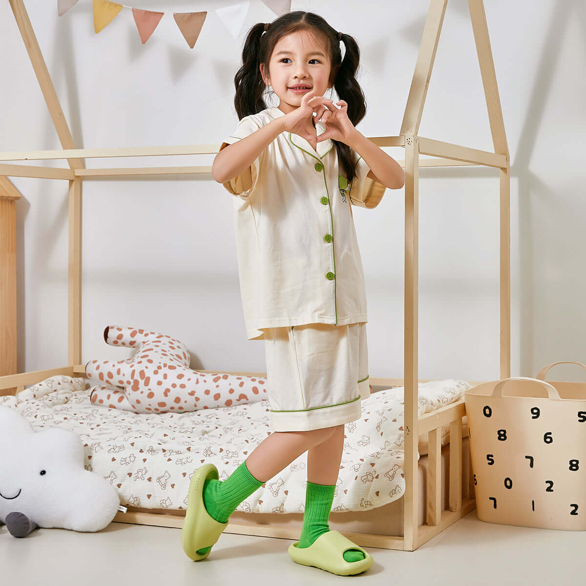 unisex lightweight kids sandals all green 5