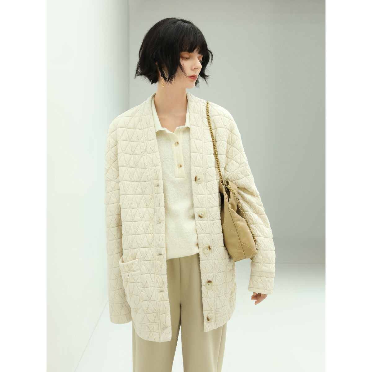 velvety collarless oversized quilted coat all cream 2