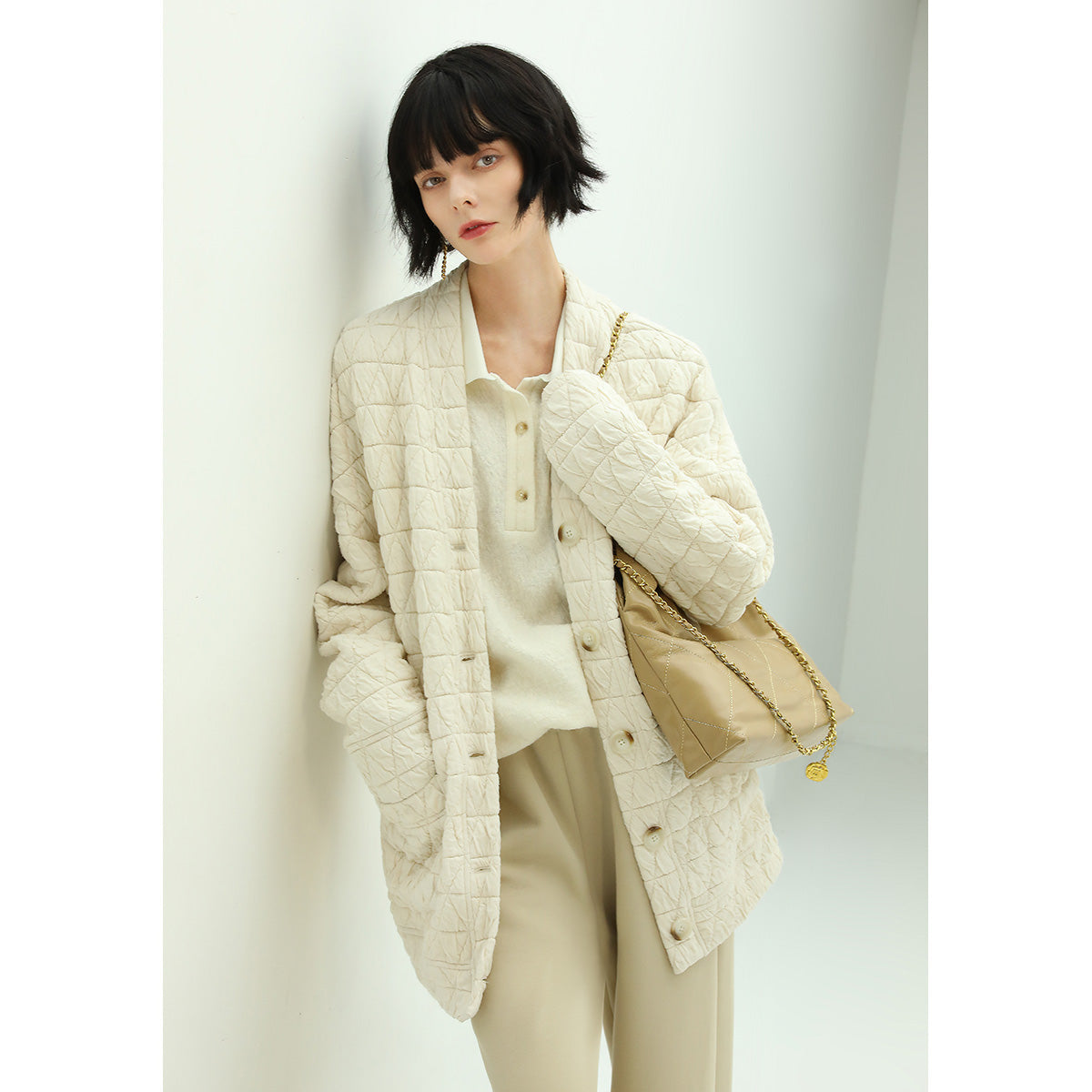 velvety collarless oversized quilted coat all cream 3
