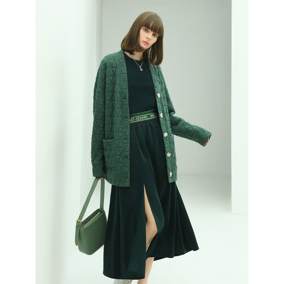 velvety-collarless-oversized-quilted-coat_all_green_3.jpg