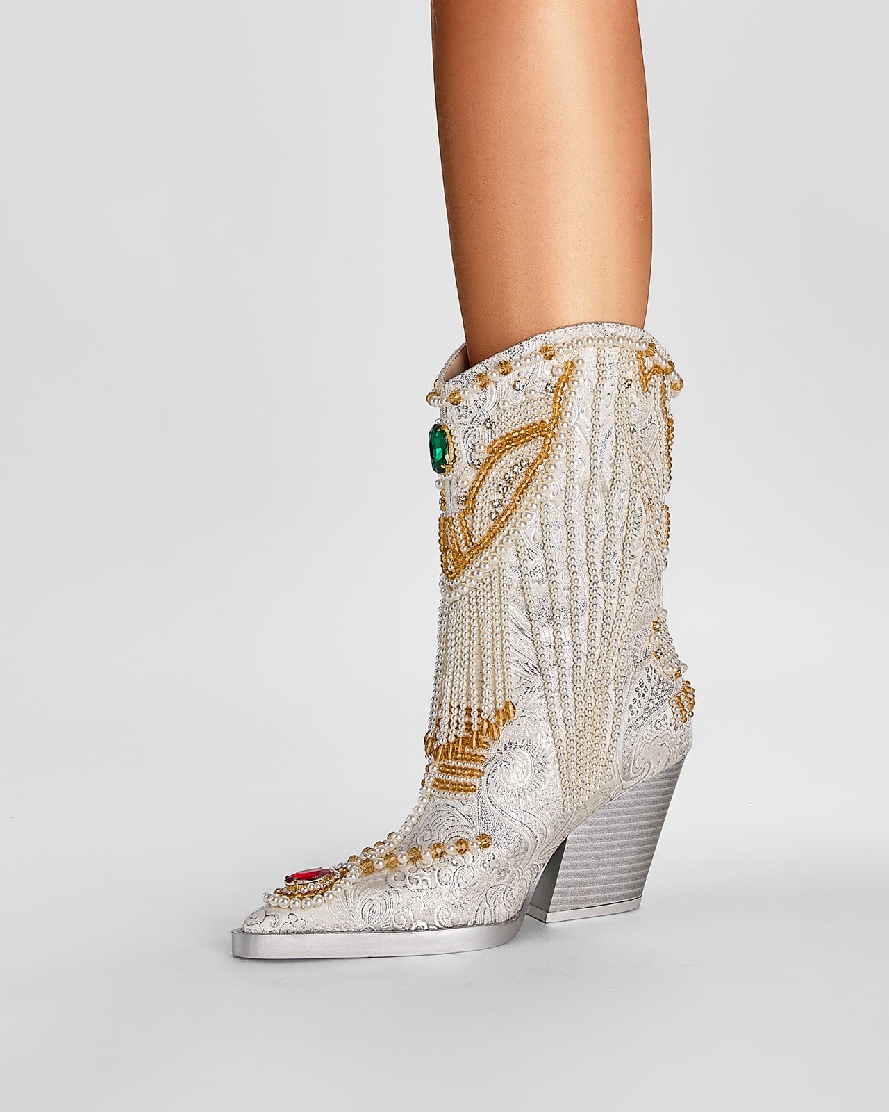 venetian-gem-and-pearl-encrusted-white-cowgirl-boots_all_white_9.jpg