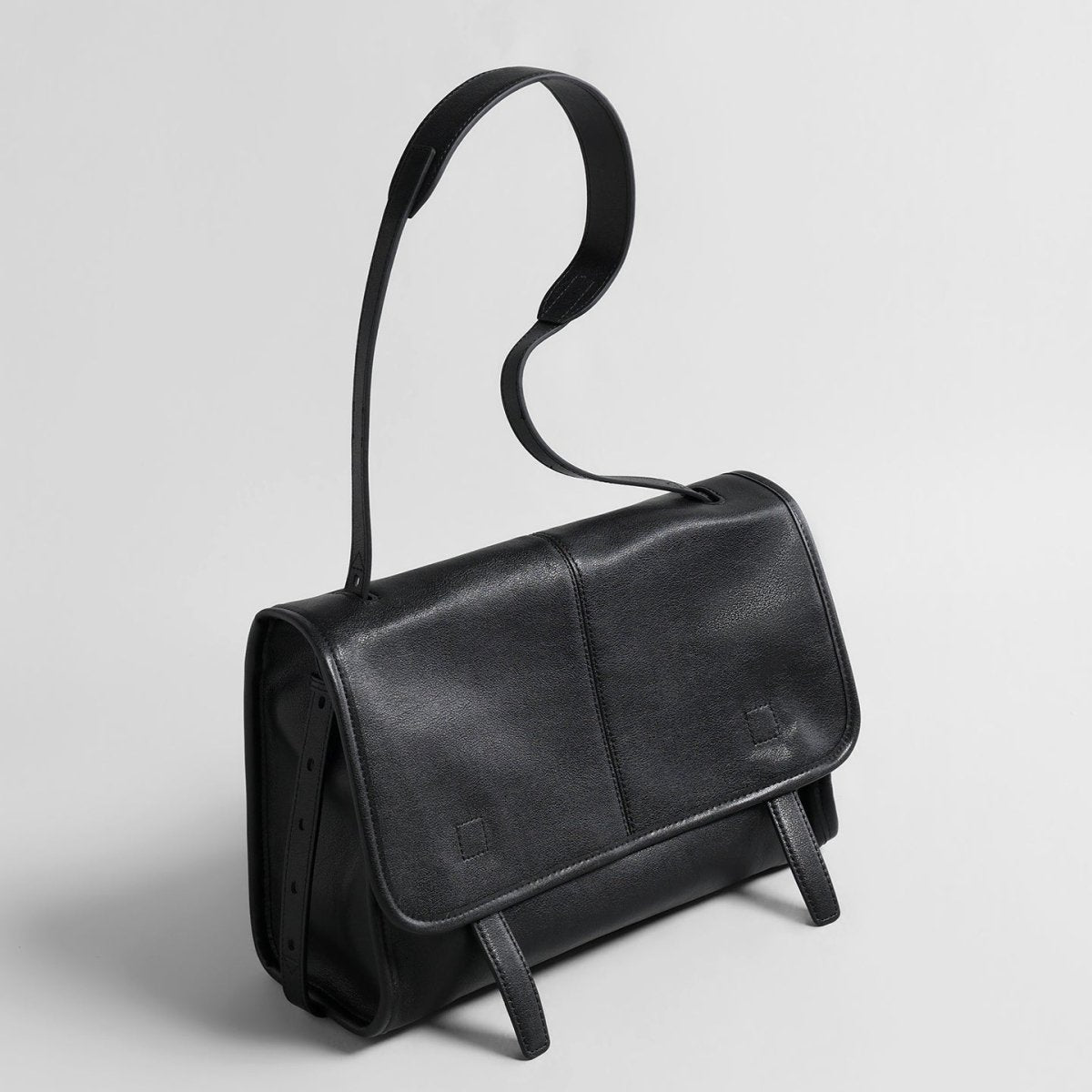 Vintage Leather Messenger Bag – Flap-Top Crossbody Shoulder Bag