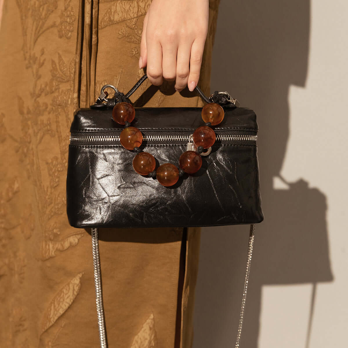 vintage vanity shoulder bag black 6