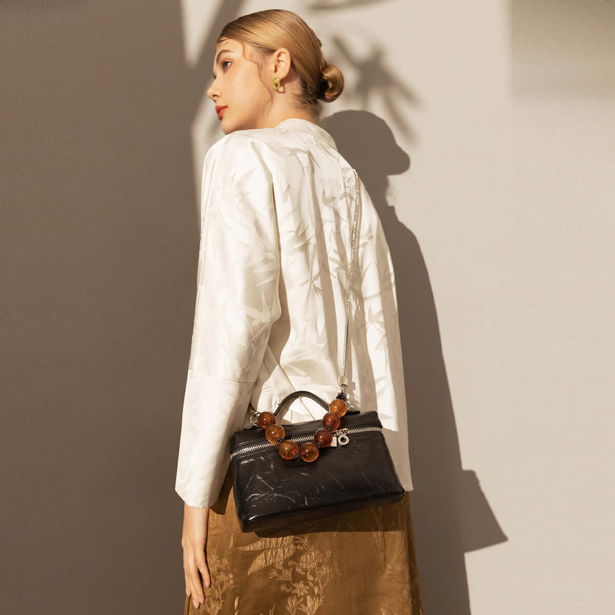 vintage vanity shoulder bag black 8