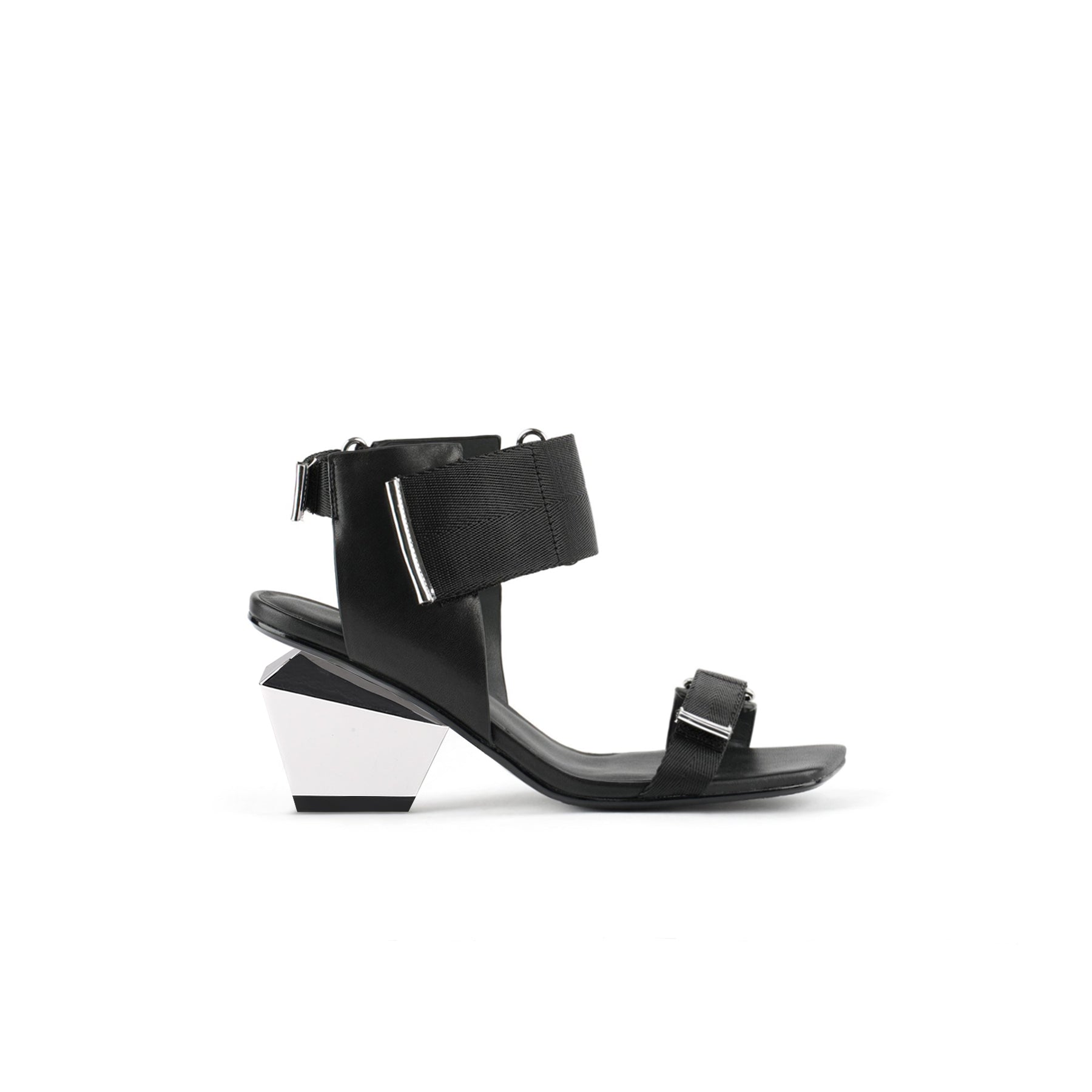 wave-strap-slip-on-sandals_all_black_3.jpg