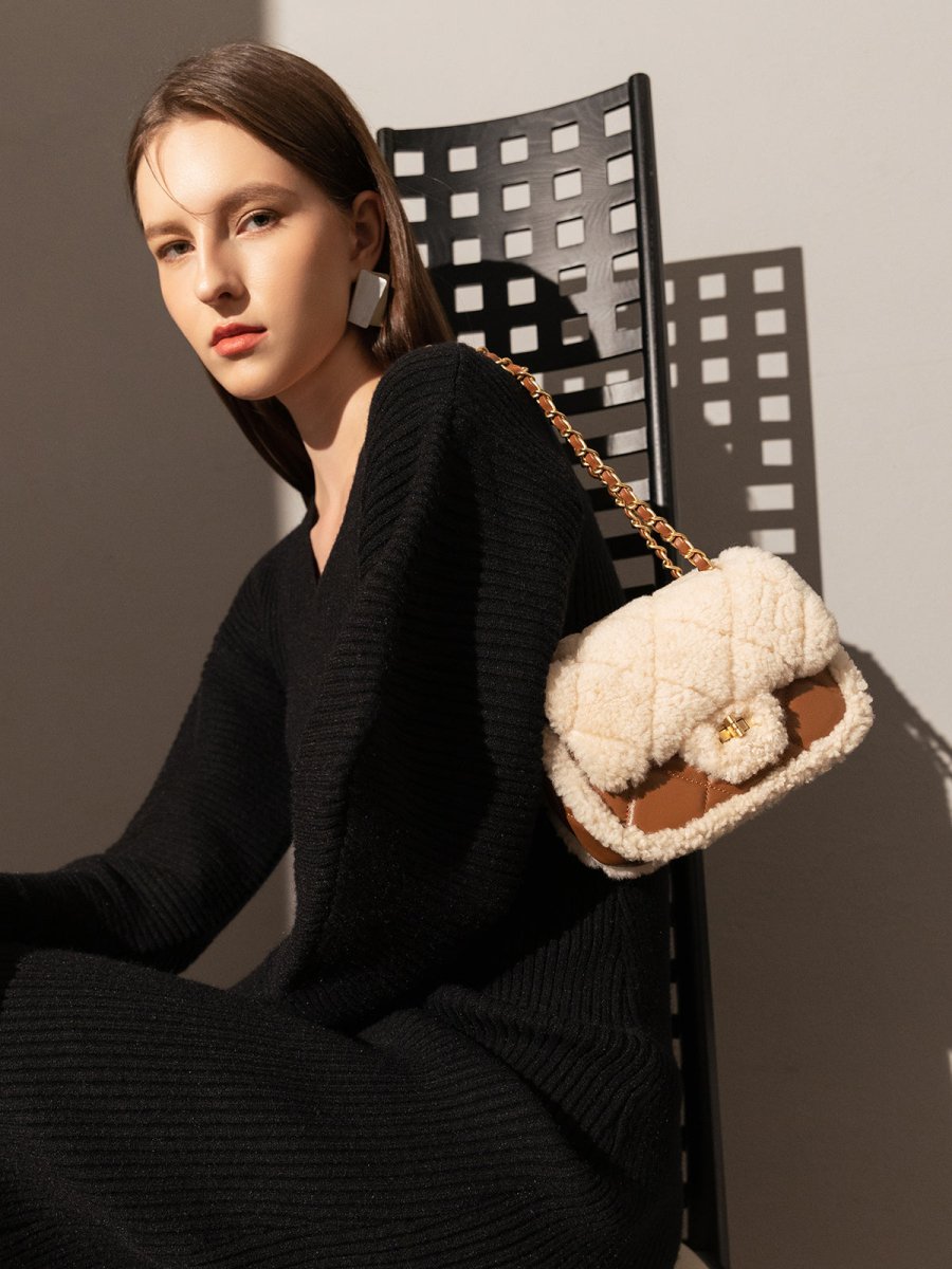 Winterthur Glam Quilted Lambswool Shoulder Bag – Shearling Flap Bag with Gold Chain Strap