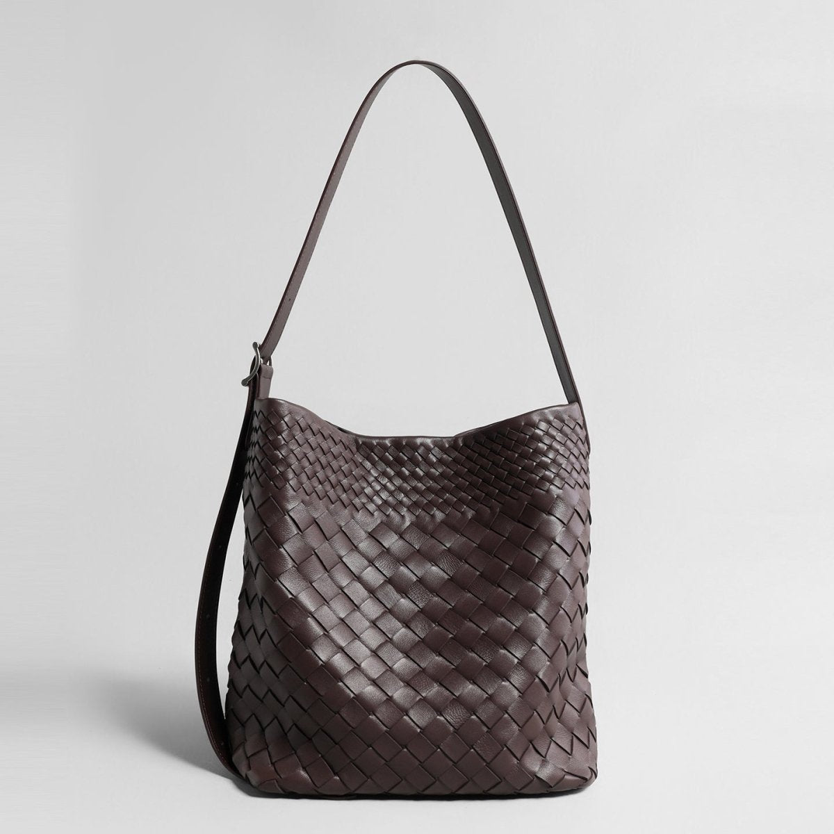 Woven Sheepskin Bucket Bag – Leather Shoulder & Crossbody Bag