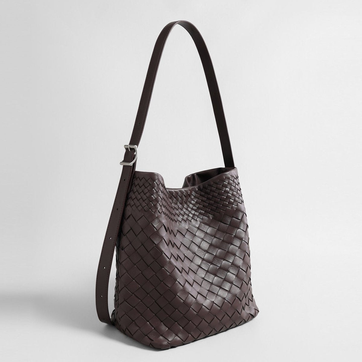 Woven Sheepskin Bucket Bag – Leather Shoulder & Crossbody Bag