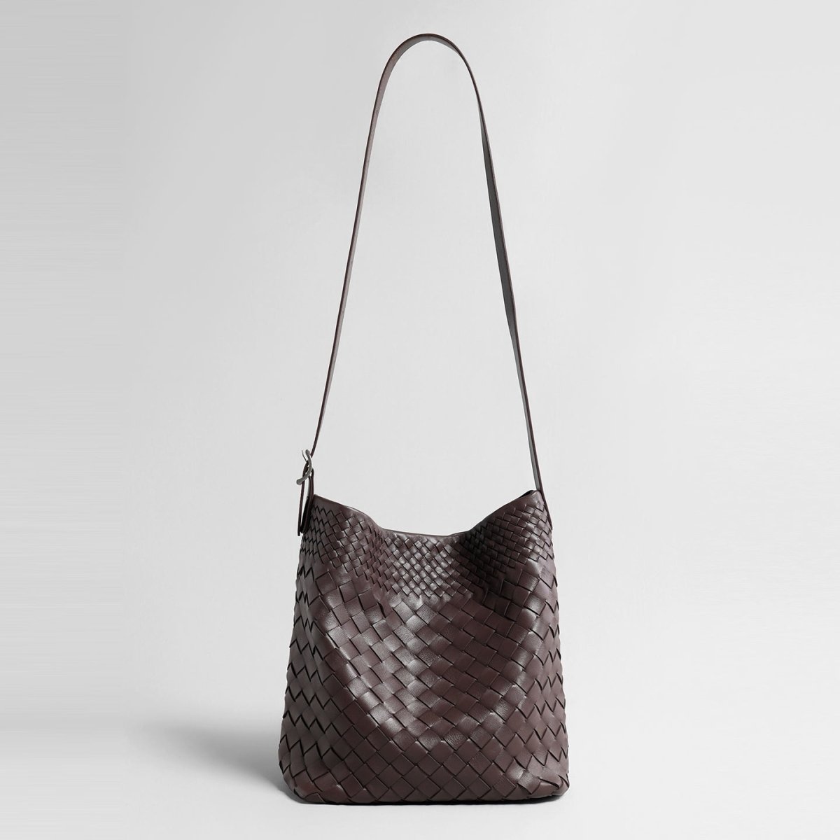 Woven Sheepskin Bucket Bag – Leather Shoulder & Crossbody Bag