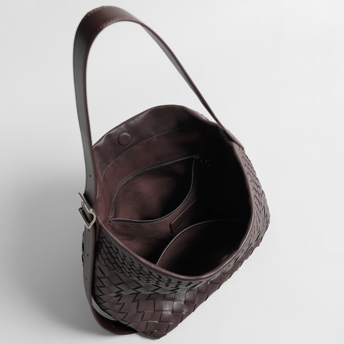 Woven Sheepskin Bucket Bag – Leather Shoulder & Crossbody Bag