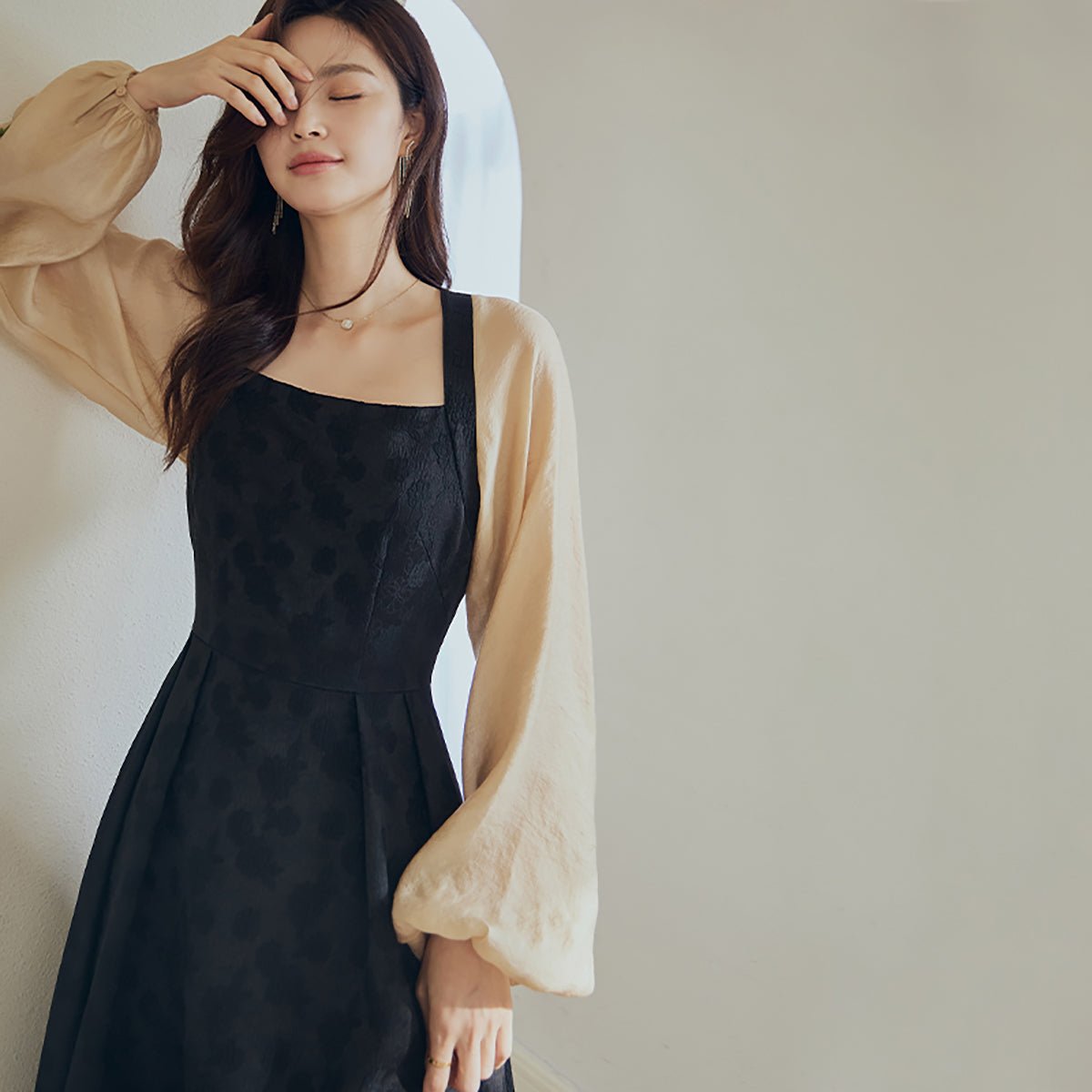 Bishop Sleeves Black Knee Length Dress   0cm