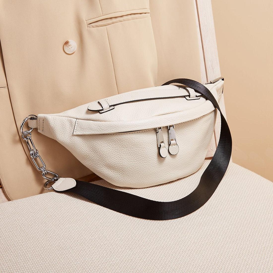 Casual Chic White Leather Chest Bag - 0cm
