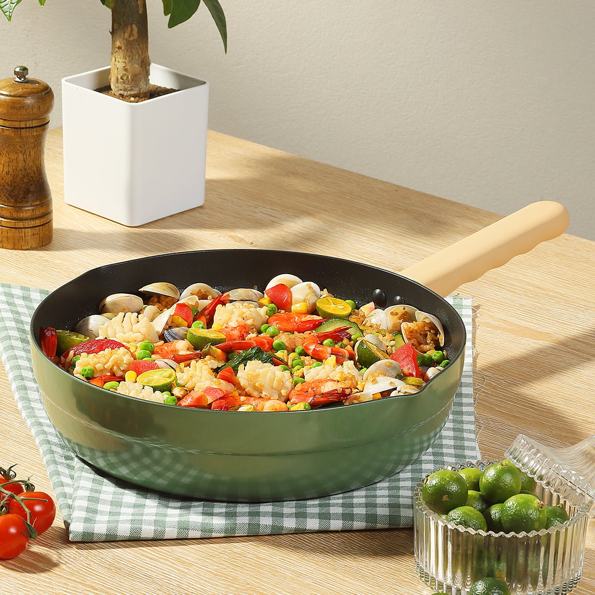 Donut Lightweight 28cm Green Non stick Enamel coated Frying Pan   0cm