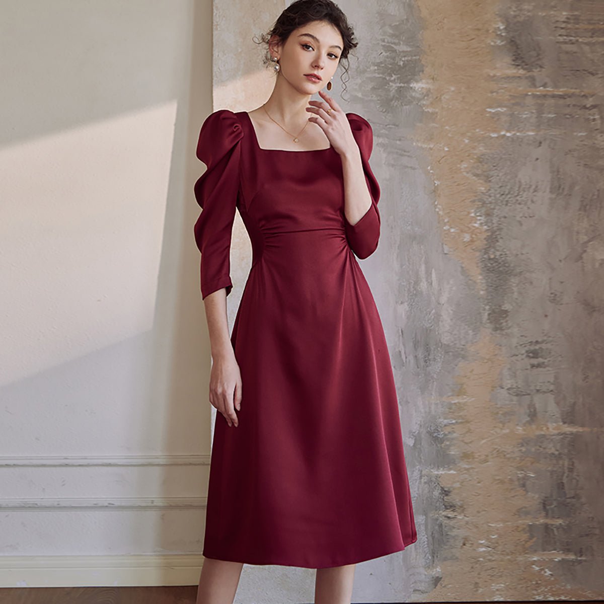 Flattering Gathered Waist Dress in Wine   0cm