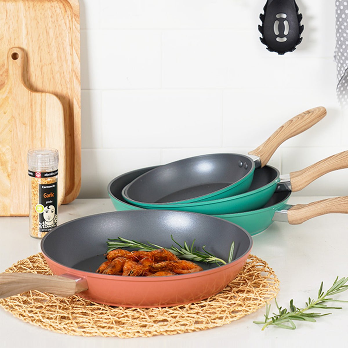 Incredible Mobility Lightweight 28cm Mint Fry Pan   0cm