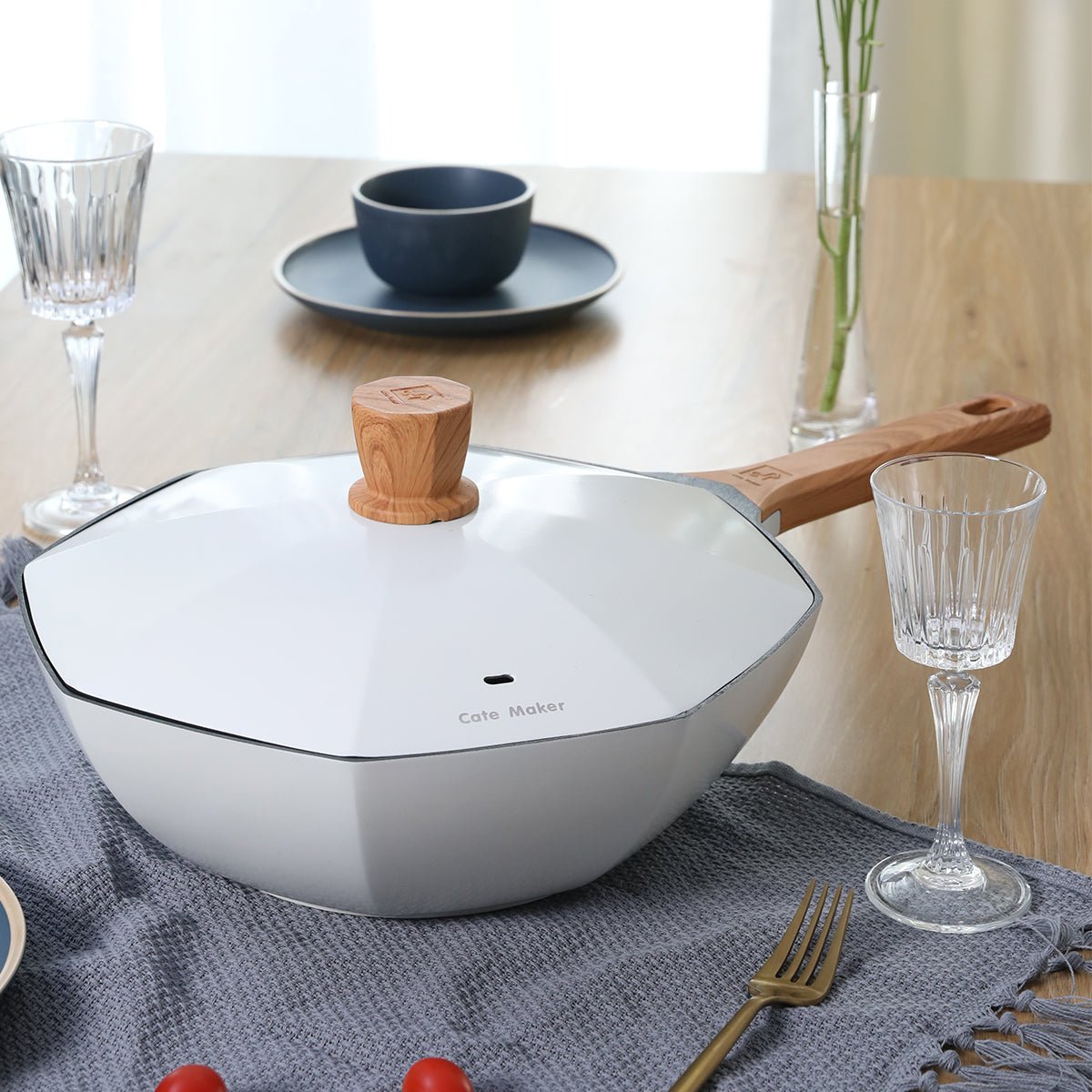 Italiano Octagonal 30cm White Non stick Wok Pan   0cm