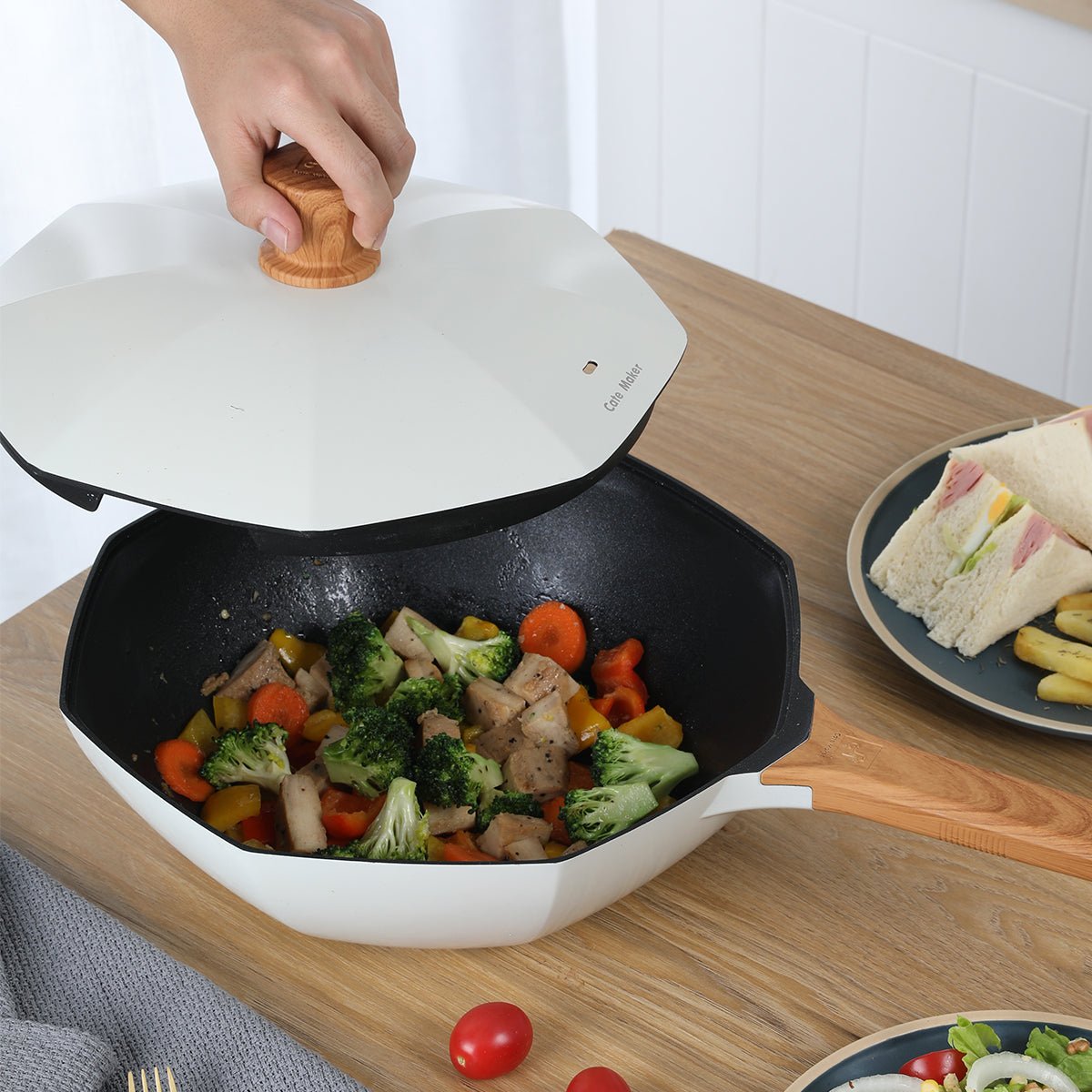 Italiano Octagonal 30cm White Non stick Wok Pan   0cm