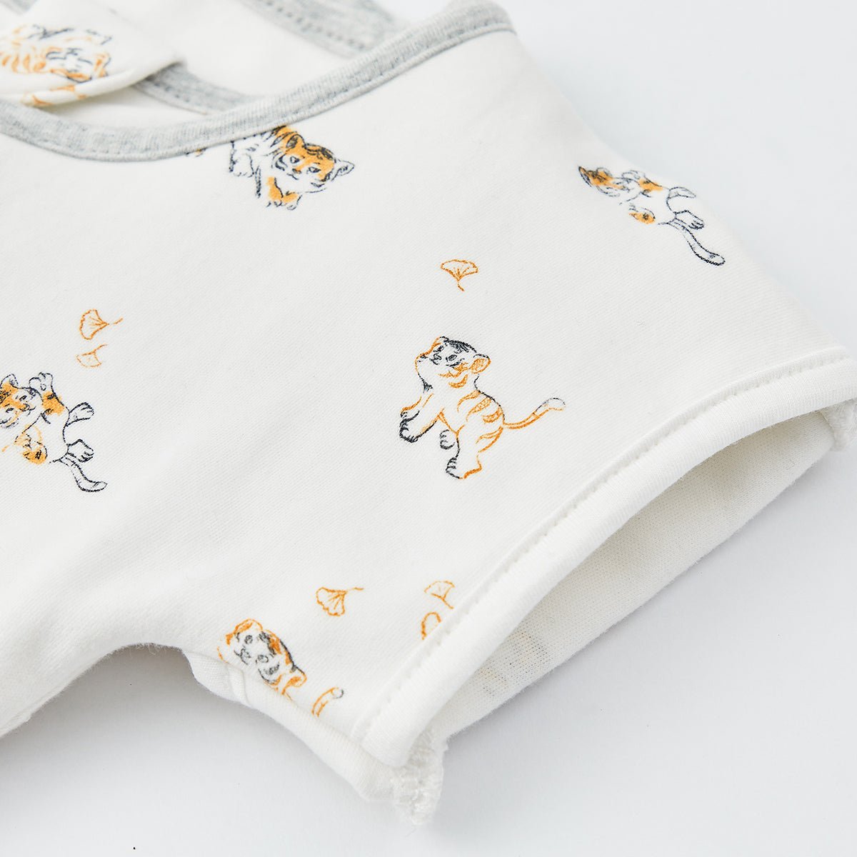 Lively Tiger Cotton Infant White Swaddle Sack   0cm