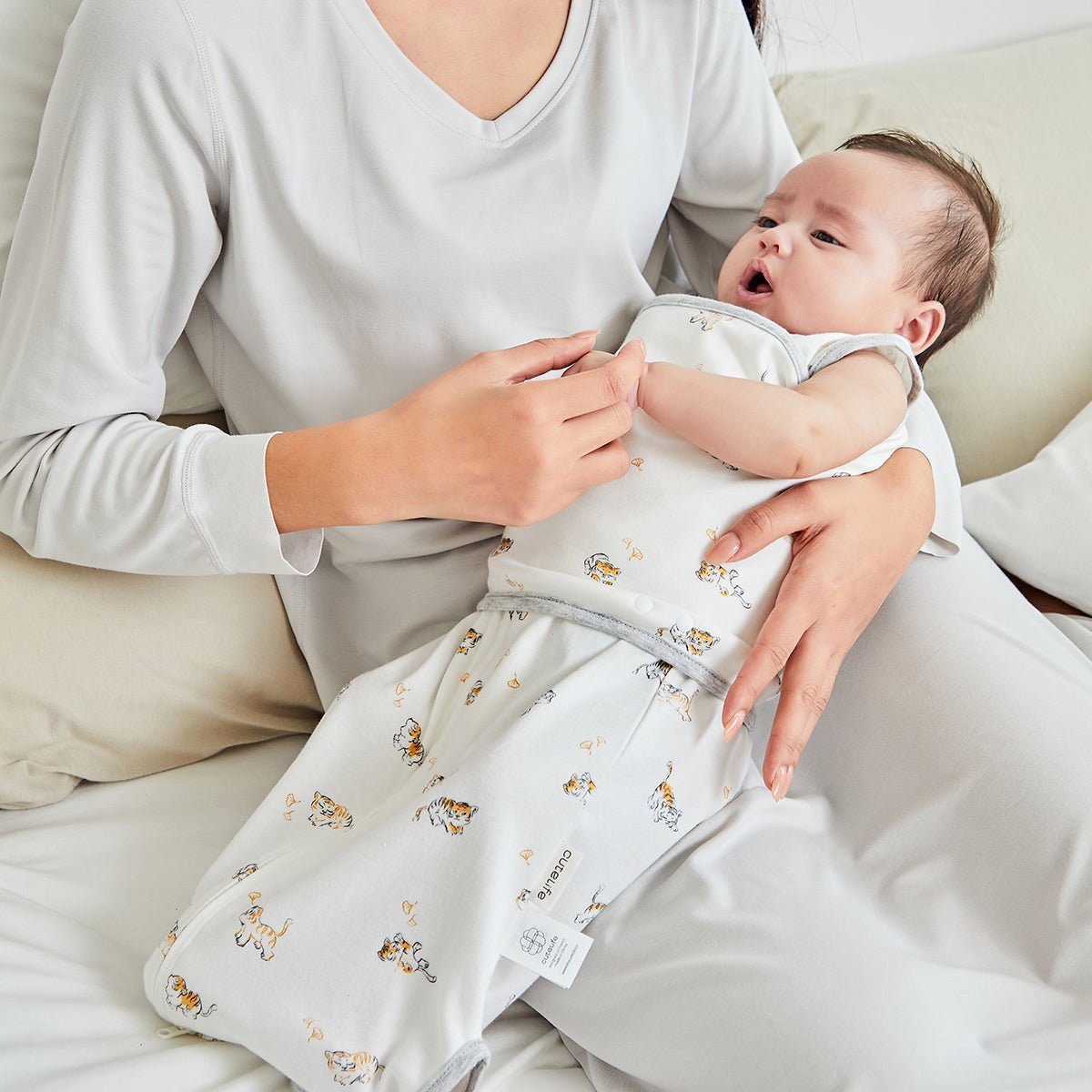 Lively Tiger Double layer Cotton Infant White Swaddle Sack   0cm