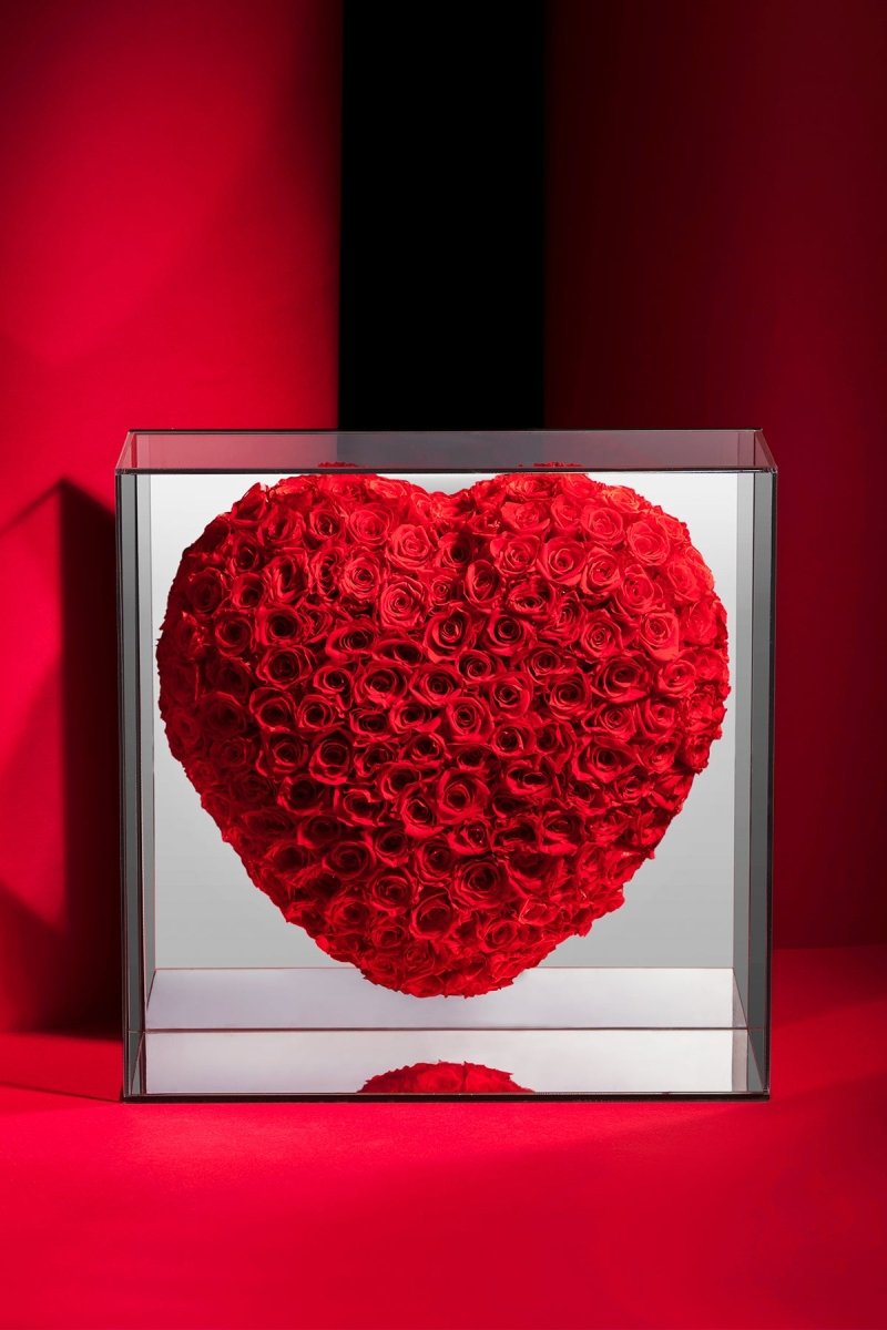 &quot;Love You For 365 Days.&quot; Heart-shaped Preserved Rose Acrylic Gift Box - 0cm