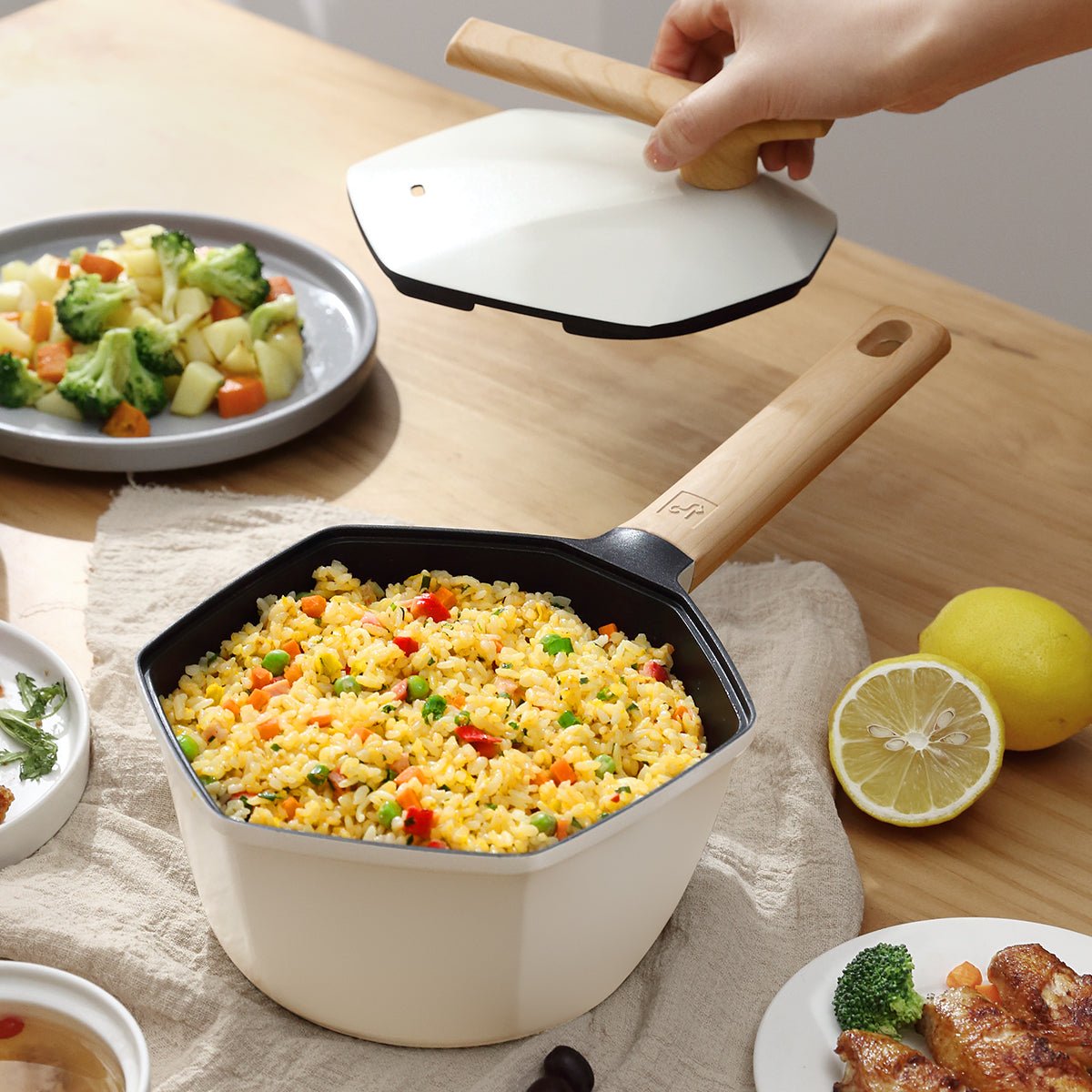 Maple Leaf 18cm White Non stick Milk Pot   0cm