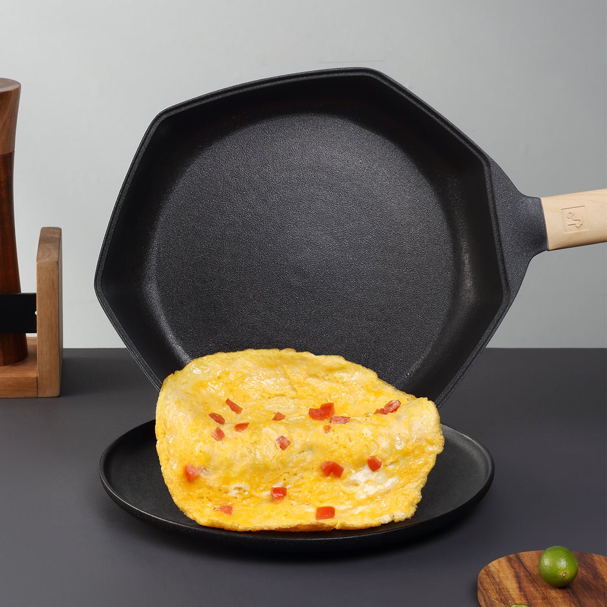 Maple Leaf 24cm White Non stick Frying Pan   0cm