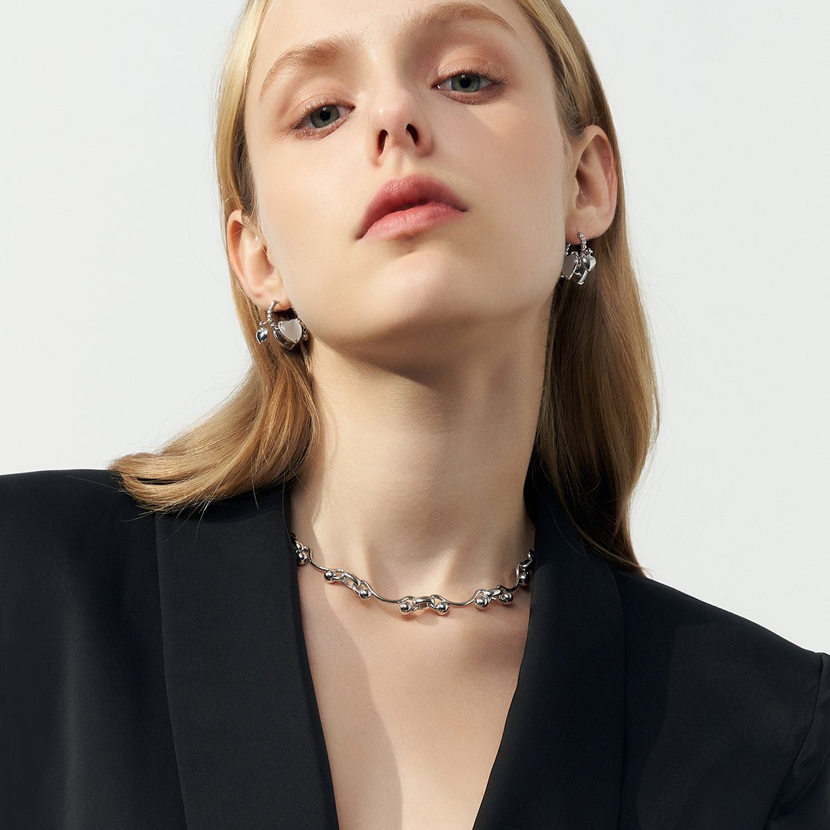 Modern Interlocking Beads Silver Necklace   0cm