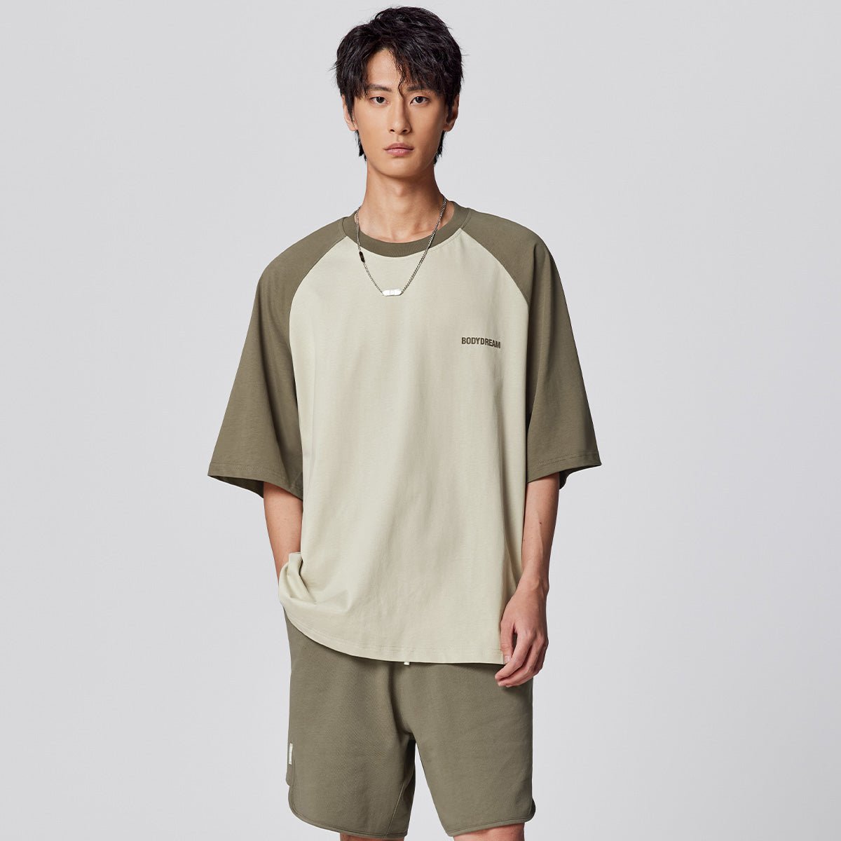Moutain View Oversized Baseball Olive Tee   0cm