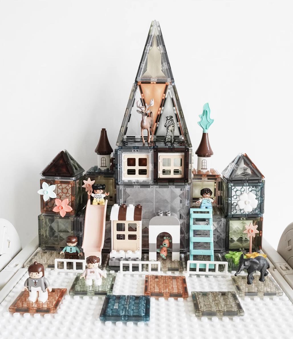 Nature World 60pcs Transparent Magnetic Tiles With Storage Box   0cm