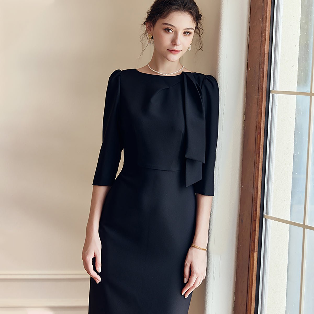 Pretty Knee-Length Black Dress - 0cm