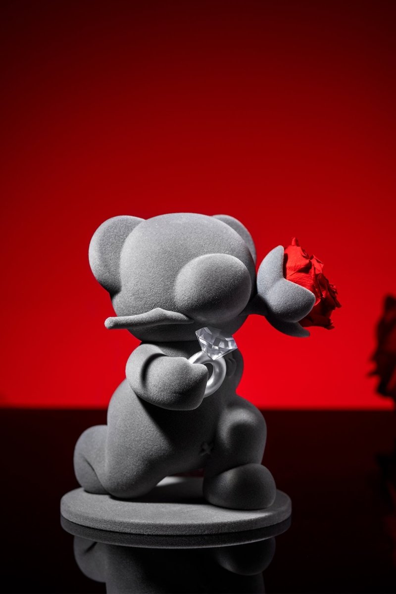 "Proposal Bear on One Knee" Eternal Flowers Rose Teddy Bear Gift Set   0cm