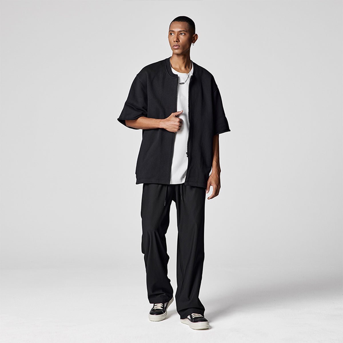 Soft Ground Loose fit Straight leg Black Pants   0cm