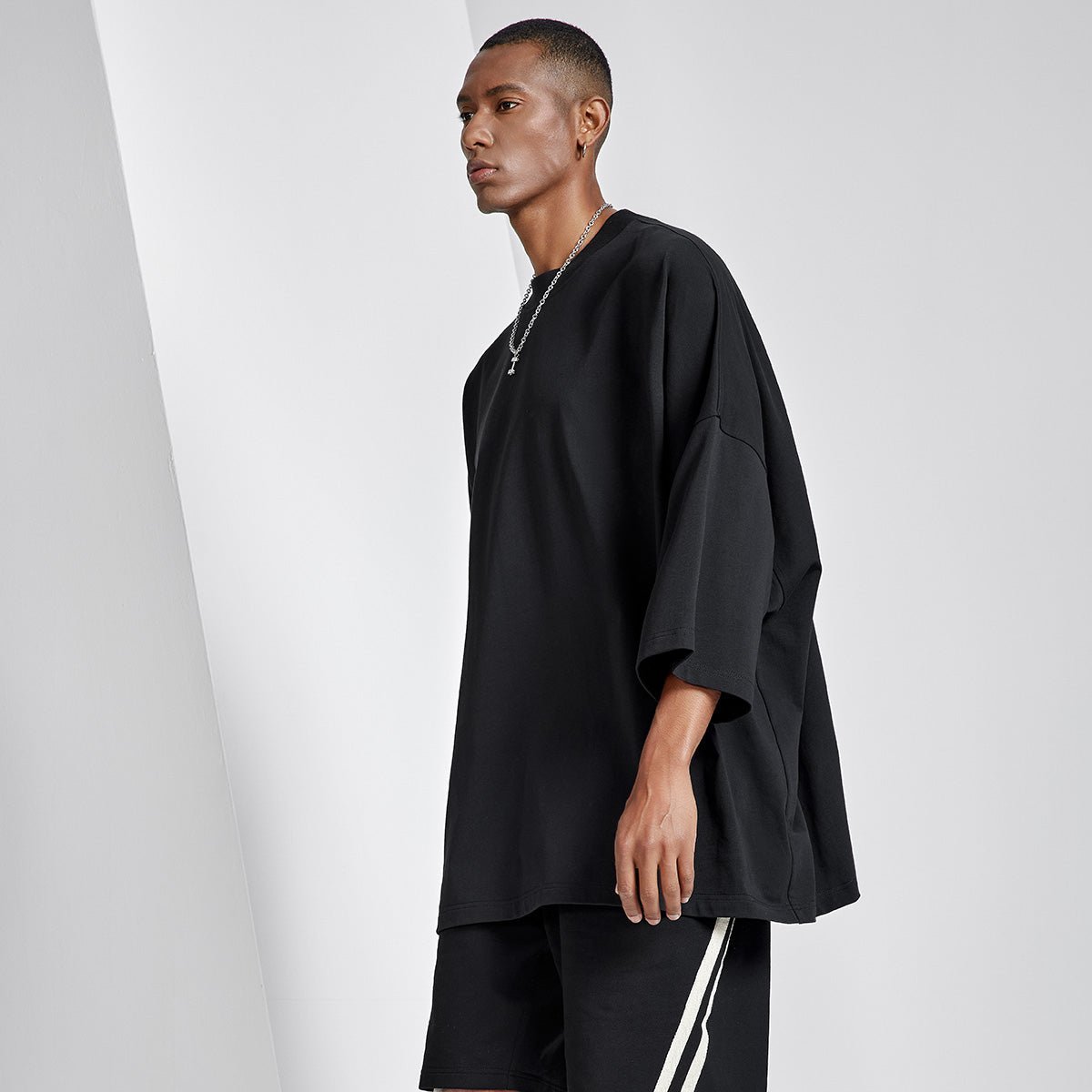 Space Oversized Dropped-shoulder Black Tee