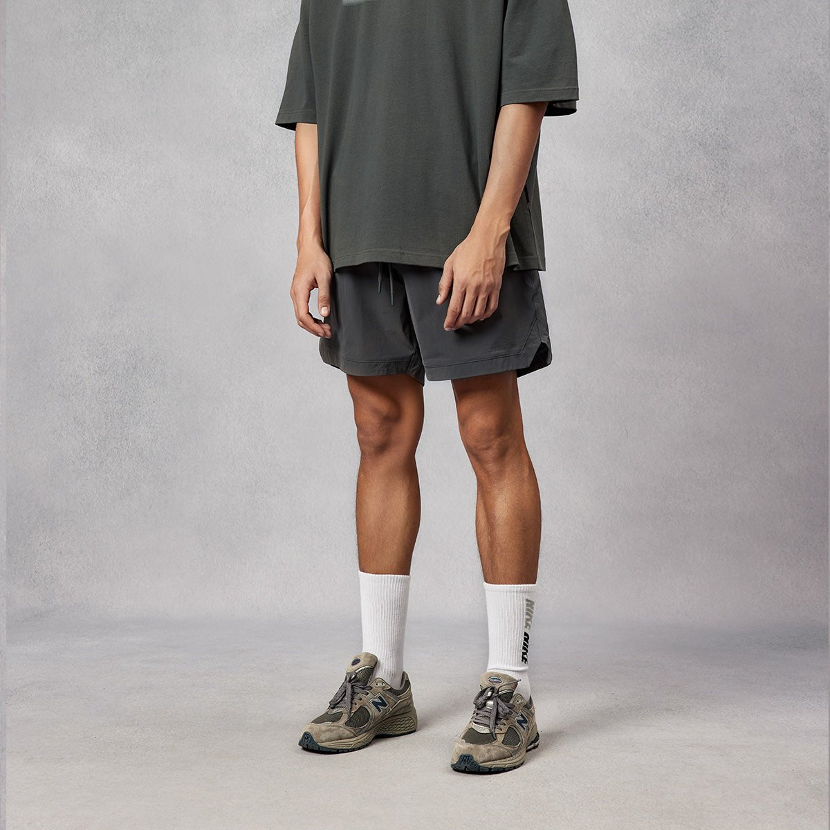 Speed Breathable Woven Slit Charcoal Active Shorts   0cm