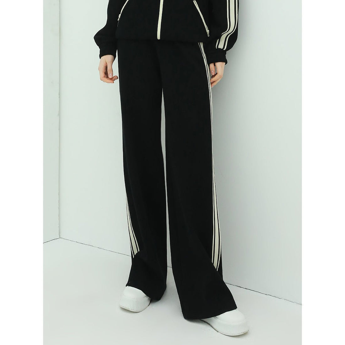 Sporty Three-stripe Loose-fit Black Sweater Pants - 0cm