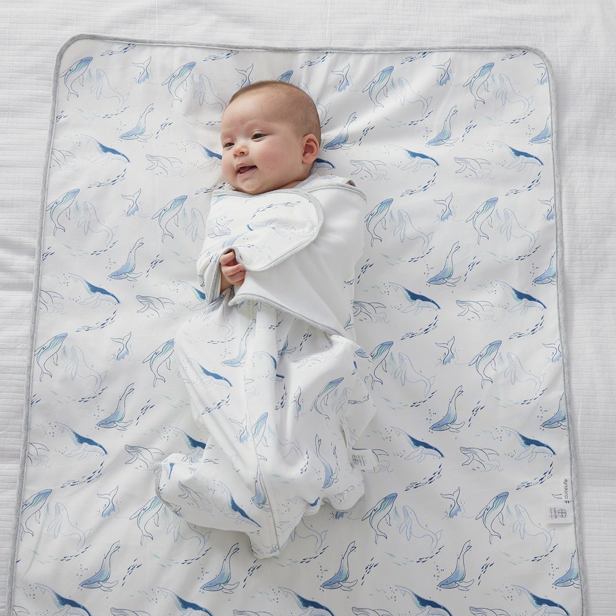 Swimming Whale Waterproof Baby White Changing Mat   0cm