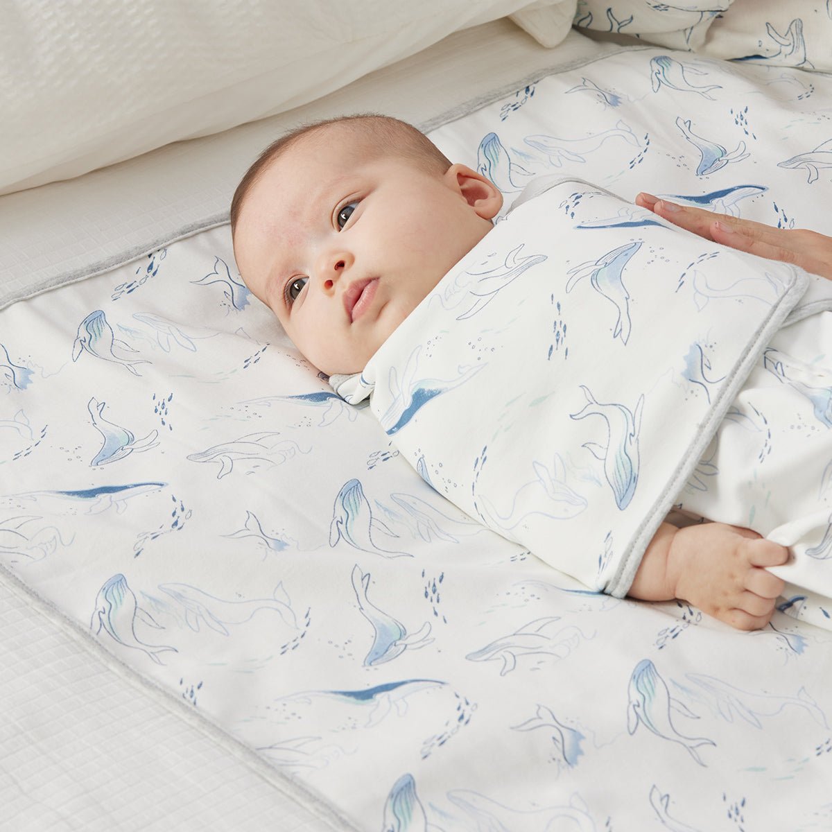 Swimming Whale Waterproof Baby White Changing Mat   0cm